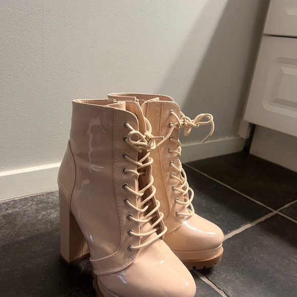 Block heel ankle booties - Picture 2 of 5